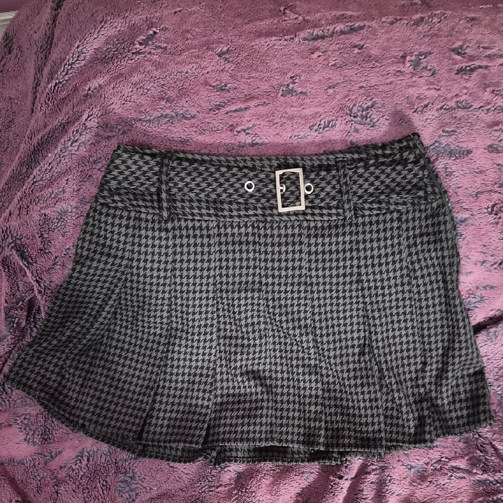 NWOT Hot Topics Social Collision Black & Grey Houndstooth Mini Skirt Sz Small